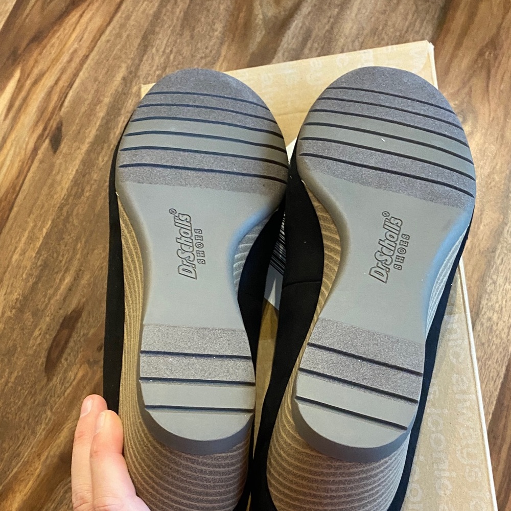 Dr. Scholl's Women's Black Flats - Picture 6 of 6